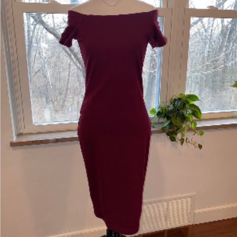 Elegant Off-Shoulder Burgundy Dress